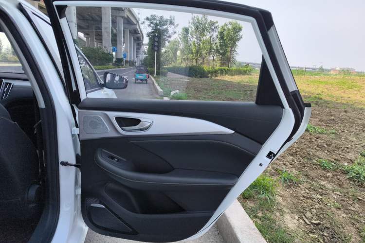 Used Roewe i6 MAX 2020 300TGI Automatic Sporty Cool Edition
