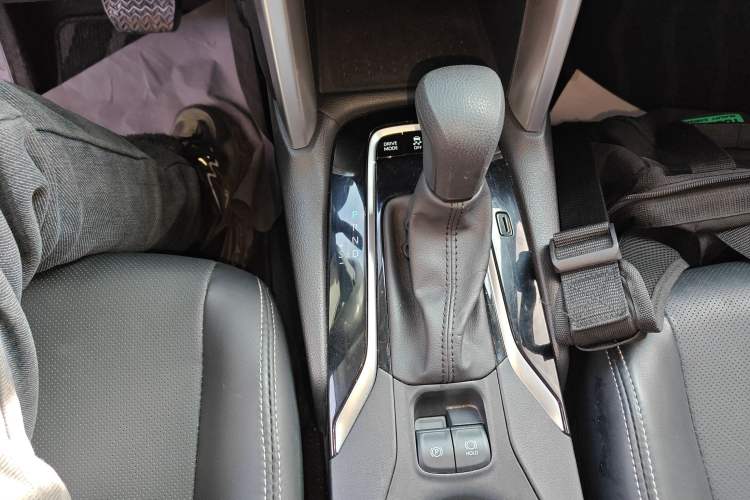 Used Toyota Corolla Cross 2024 2.0L Smart Electric Hybrid Dual-Engine Pioneer Edition