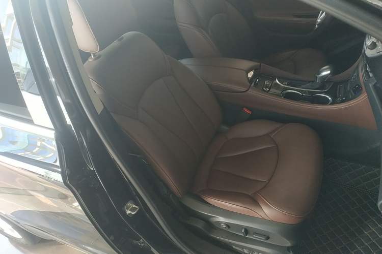 Used Buick Envision 2018 28T Four-Wheel Drive Luxury Model
