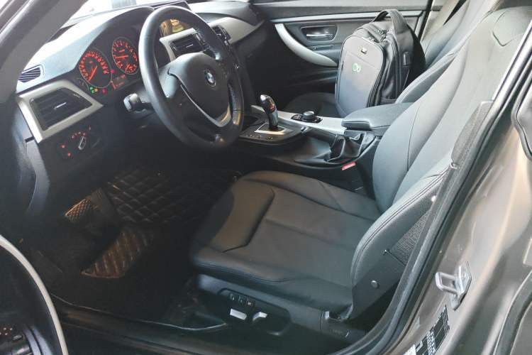 Used BMW 3 Series GT 2016 320i Fashion Model
