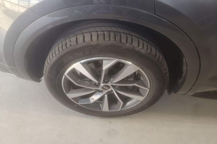 Used Audi Q5L 2023 40T Luxury Dynamic Model
