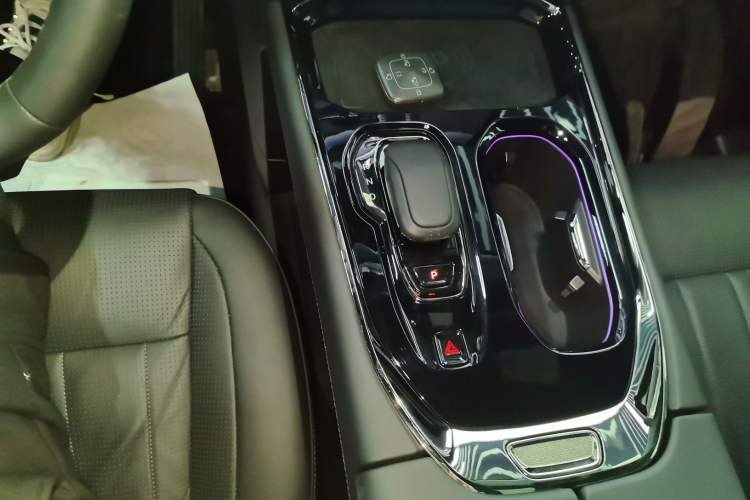 Used Zeekr 009 2022 Revised WE Version
