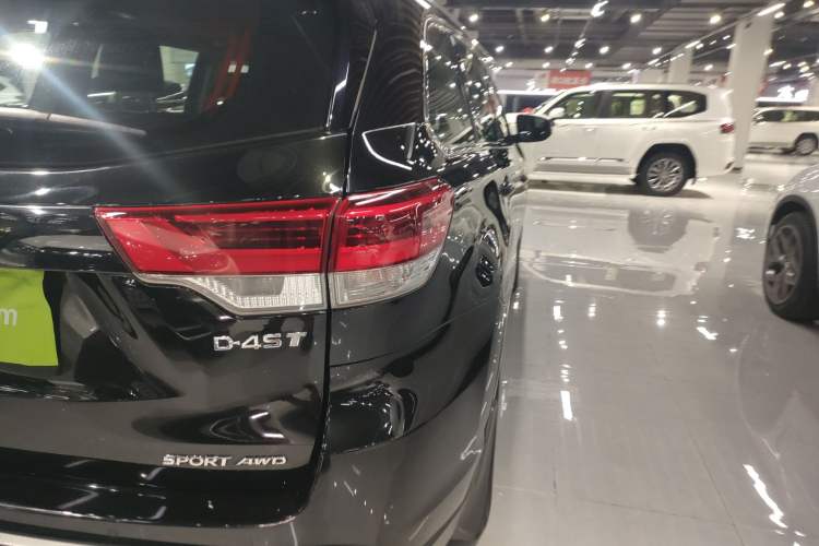 Used Toyota Highlander 2018 2.0T Four-Wheel Drive Luxury Edition 7 Seats China V Emission Standard