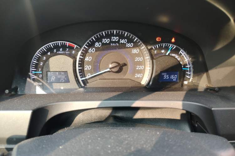 Used Toyota Camry 2016 2.0G 10th Anniversary Leading Edition
