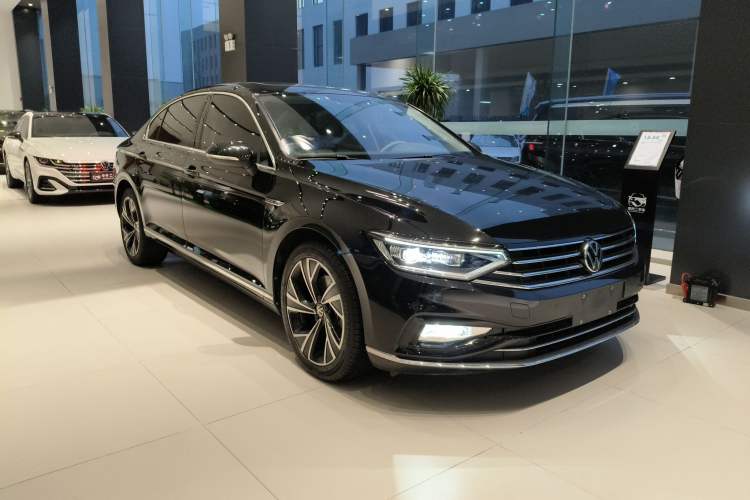 Used Volkswagen Magotan 2021 330TSI DSG 30th Anniversary Edition