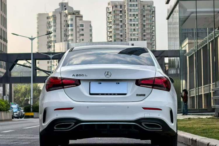 Used Mercedes-Benz A-Class 2022 Revised Version A 200 L Sport Sedan Fashionable Style
