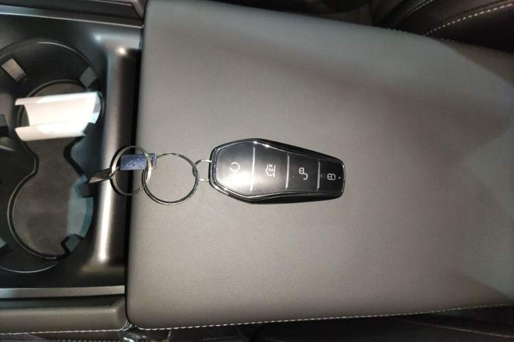 Used BYD Qin L 2025 DM-i Smart Drive 120KM Superior Model
