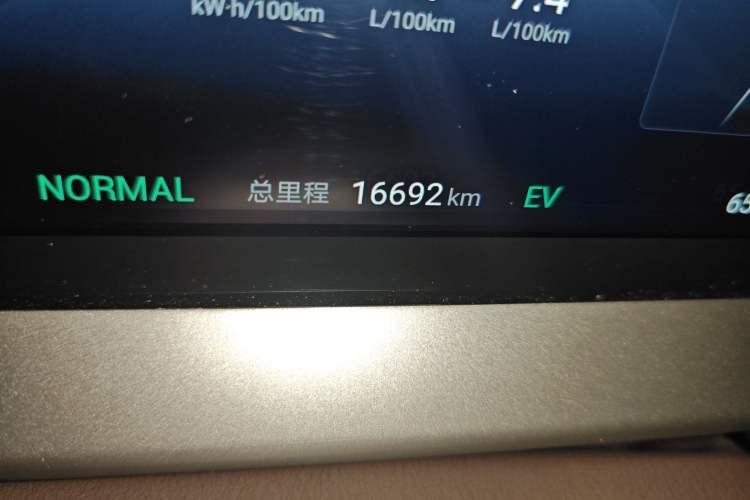 Used Denza D9 2024 DM-i 980 Four-Wheel Drive Flagship Model