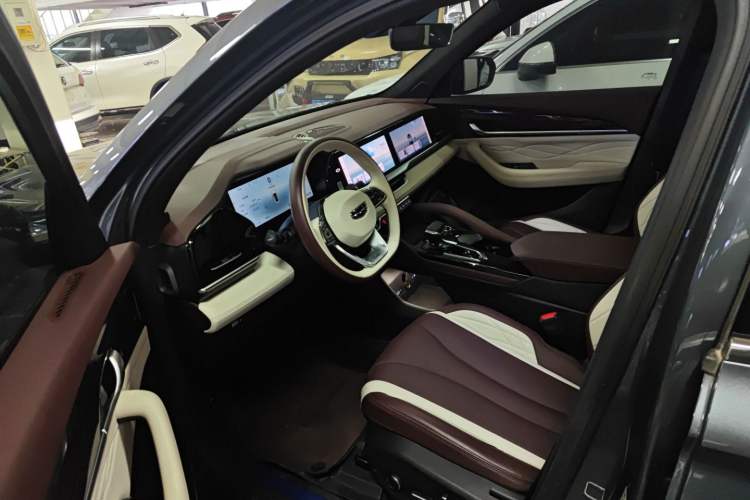 Used Geely Auto Monjaro L 2024 2.0TD High-Power Automatic Two-Wheel Drive Yunqi Version
