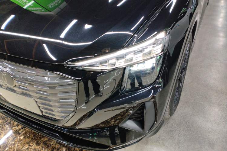 Used Audi Q5 e-tron 2023 40 e-tron Starry Edition Mecha Kit
