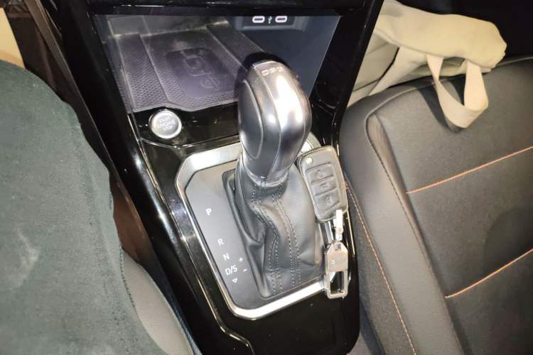 Used Volkswagen T-ROC 2021 280TSI DSG Two-Wheel Drive Comfort Connect 30th Anniversary Edition