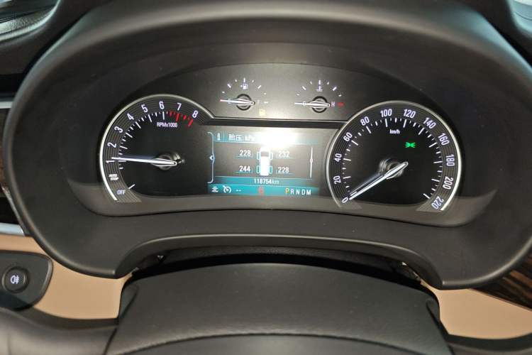 Used Buick GL8 2017 ES 28T Luxury Model China V Standard
