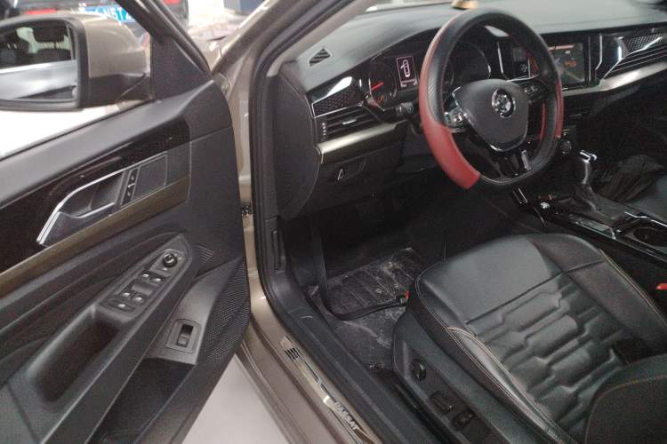 Used Volkswagen Passat 2019 330TSI Elite Edition China VI
