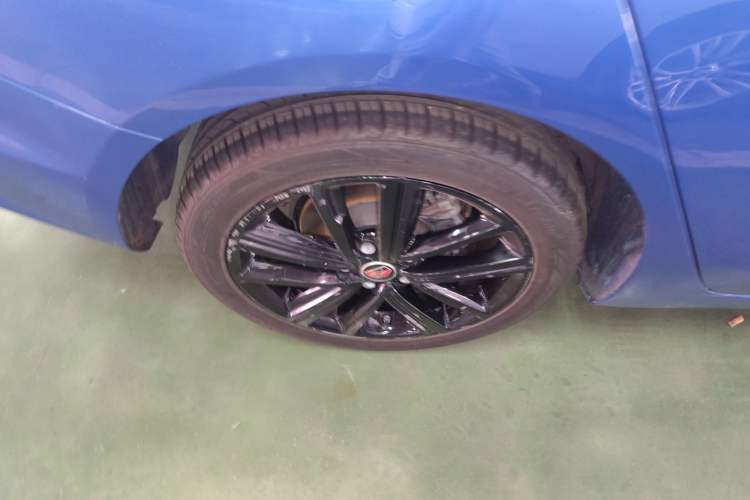 Used Roewe i5 2019 GL 20T Automatic 4G Connected & Ultra-Cool Play Edition
