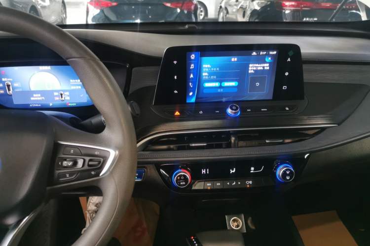 Used Buick Velite 6 2024 450km Range Commuter Version
