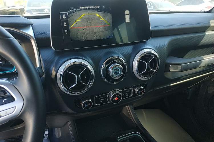 Used Beijing Auto BJ40 2023 2.0T Automatic Four-Wheel Drive Urban Hunter Edition Chivalrous Type
