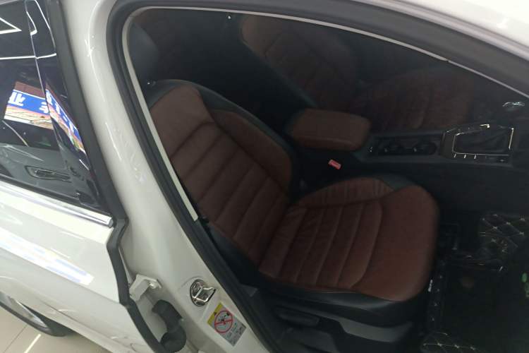 Used Volkswagen Lamando 2015 330TSI DSG Comfort Edition
