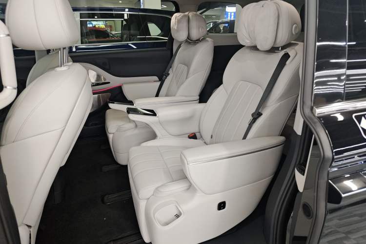 Used VOYAH Dream 2025 PHEV Four-Wheel Drive Prestige Kunpeng Edition