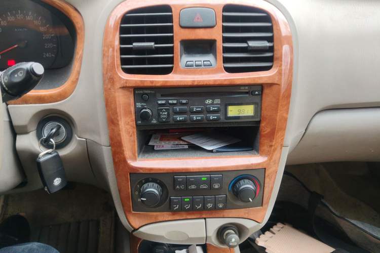 Used Hyundai Sonata 2004 2.0L Manual Standard Edition