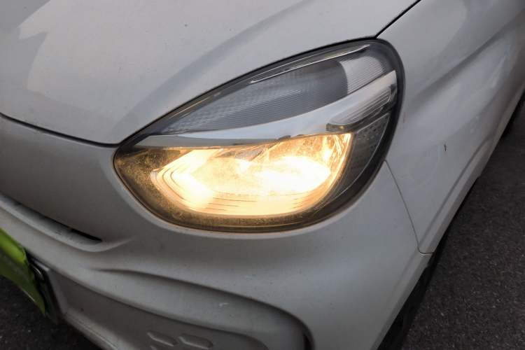 Used Roewe Clever 2021 302 km New Four-Seater Super-Efficient Version
