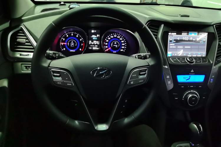 Used Hyundai Santa Fe 2013 2.4L Automatic Two-Wheel Drive Smart Version
