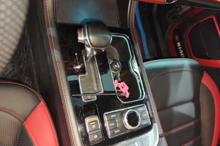 Used Beijing Auto BJ40 2019 PLUS 2.3T Automatic Four-Wheel Drive Flagship Edition China VI Emission Standard
