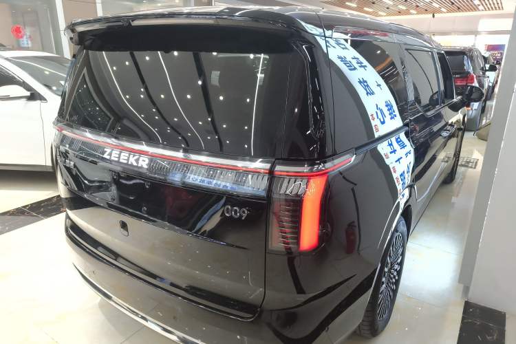 Used Zeekr 009 2024 7-Seater Aisle Version 108 kWh