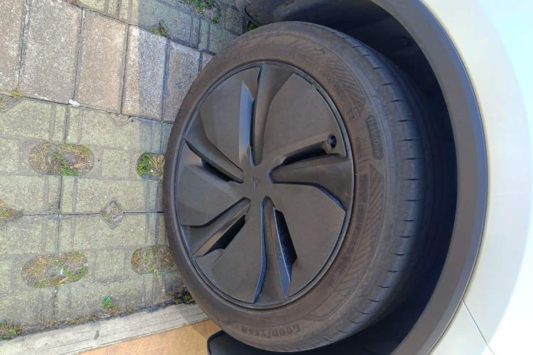 Used Tesla Model Y 2025 Rear-Wheel-Drive Version
