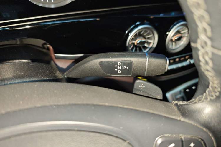 Used Mercedes-Benz Vito 2021 2.0T Elite Version 7 Seats
