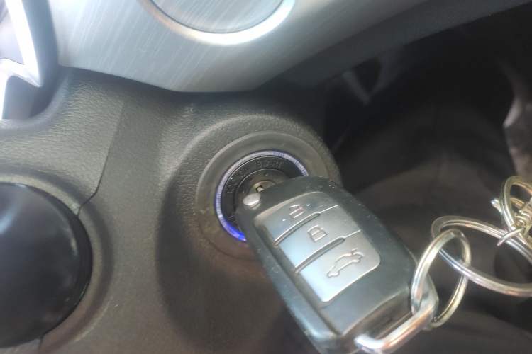 Used Geely Auto Vision X3 2019 Upgraded Model 1.5L Manual Luxury Version