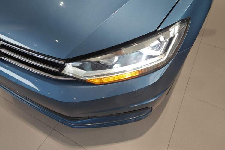 Used Volkswagen Touran 2016 Volkswagen Touran L 330TSI DSG Luxury Edition