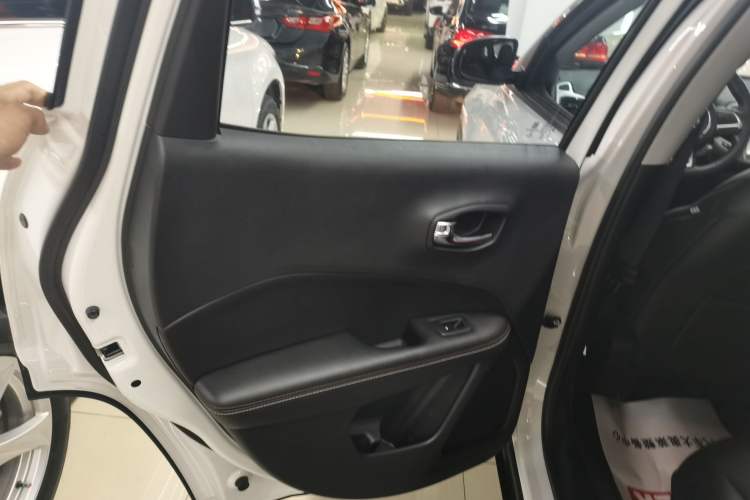 Used  Compass 2017 200T Automatic Family Edition
