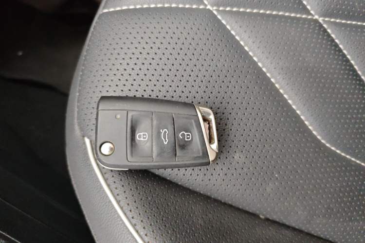 Used Volkswagen Tiguan L 2024 300TSI Automatic Two-Wheel Drive Smart Edition
