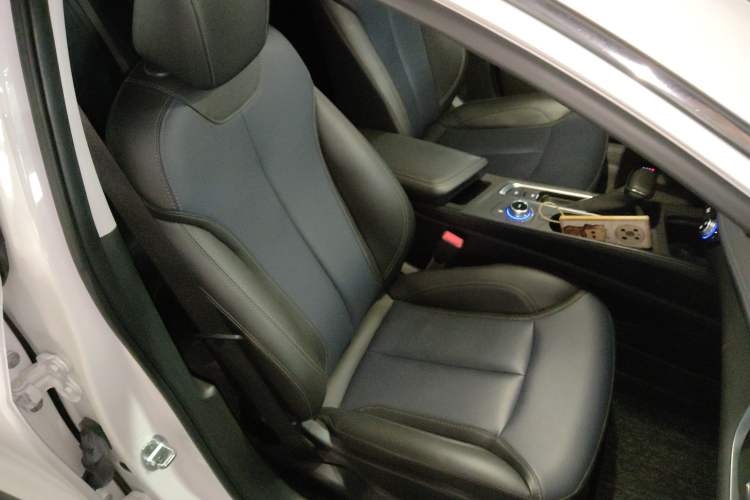 Used Buick Velite 6 2023 430km Range Commuter Version
