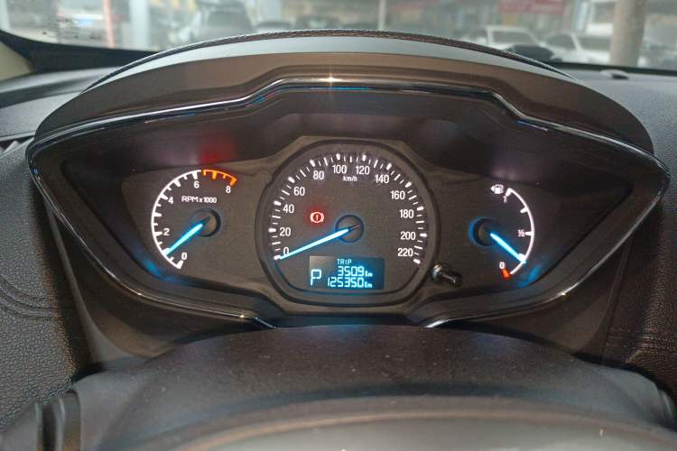 Used Ford Escort 2015 1.5L Automatic Fashion Model