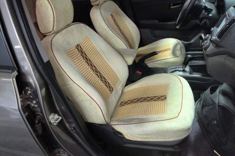 Used Hyundai Celesta 2015 1.6L Automatic Comfort Model
