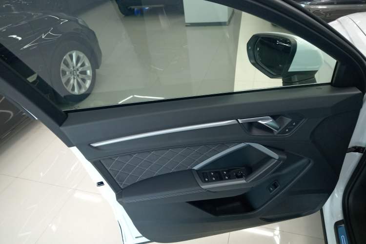 Used Audi Q3 2024 40 TFSI Fashion Dynamic Model
