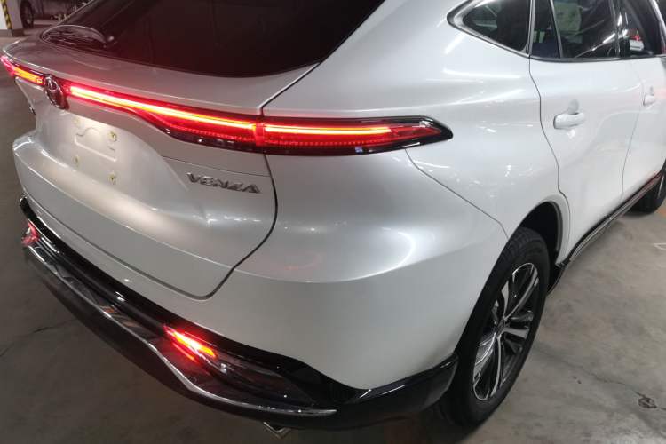 Used Toyota Venza 2023 2.0L CVT Two-Wheel Drive Luxury Edition