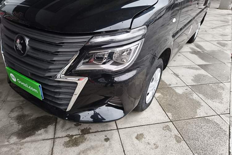 Used FORTHING Lingzhi 2023 M5L 1.6L Base Model 7 Seats
