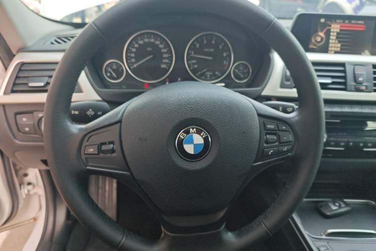 Used BMW 3 Series 2016 320Li Fashion Model
