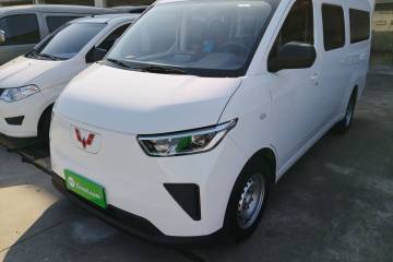 Used Wuling Yangguang 2024 300km Comfort-Grade Passenger Van 60kW