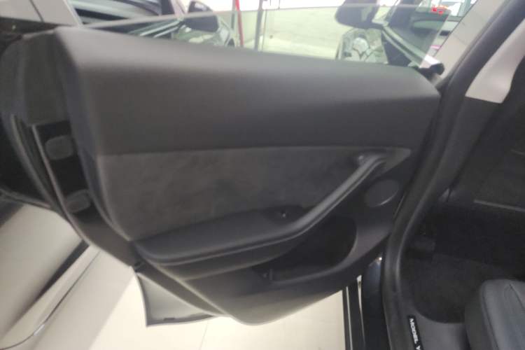 Used Tesla Model Y 2024 Rear-Wheel-Drive Version
