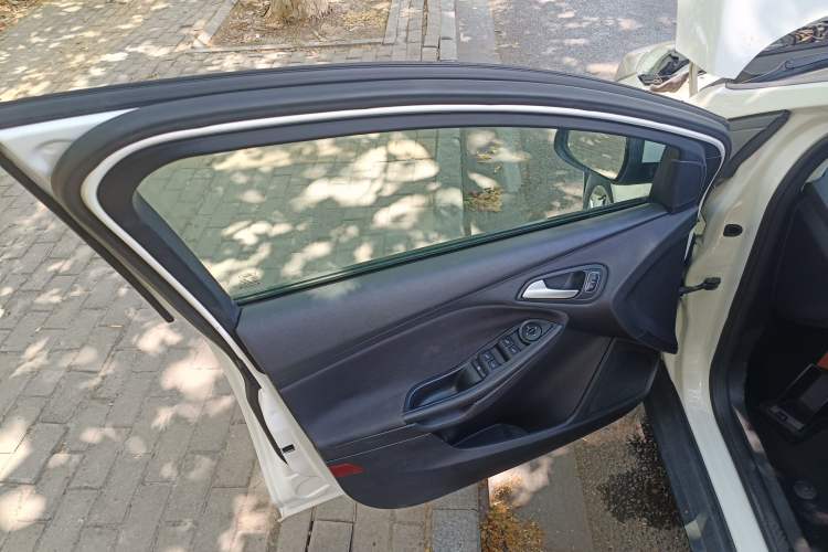 Used Ford Focus 2015 Hatchback 1.6L Automatic Comfort Model
