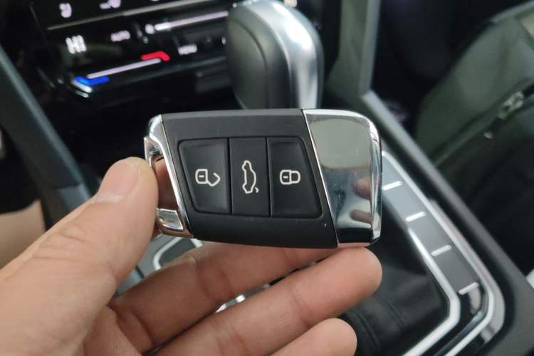 Used Volkswagen Magotan 2023 2 Million Units Commemorative Edition 330TSI DSG Luxury Version
