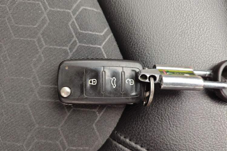 Used Volkswagen Santana 2015 1.6L Manual Comfort Edition
