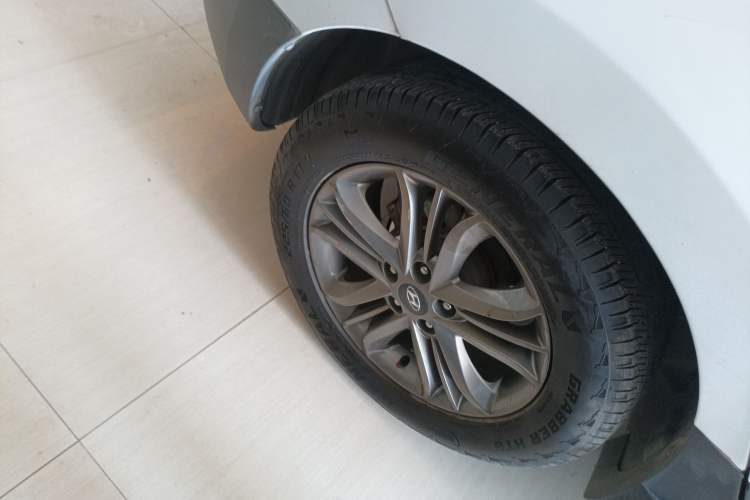 Used Hyundai ix35 2015 2.0L Automatic 2WD Smart Version China V Standard
