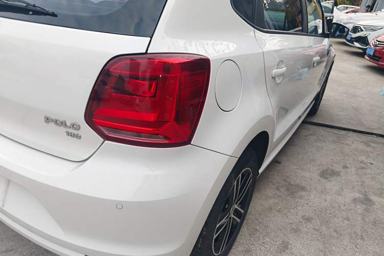 Used Volkswagen Polo 2016 1.6L Automatic Comfort Model
