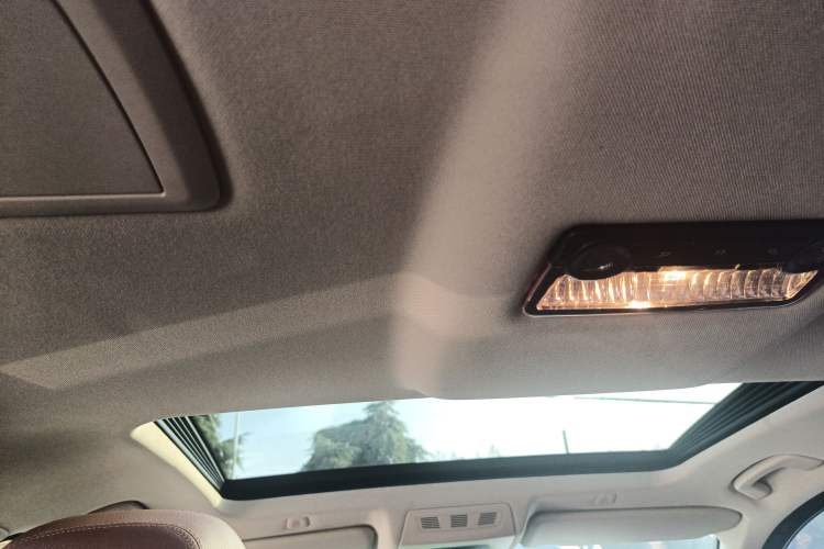 Used BMW 5 Series 2017 525Li Leading Model