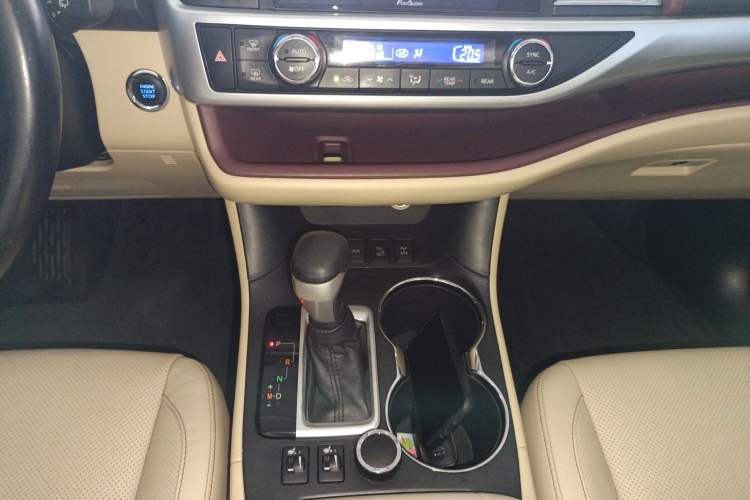 Used Toyota Highlander 2017 2.0T Four-Wheel Drive Luxury Edition 7 Seats
