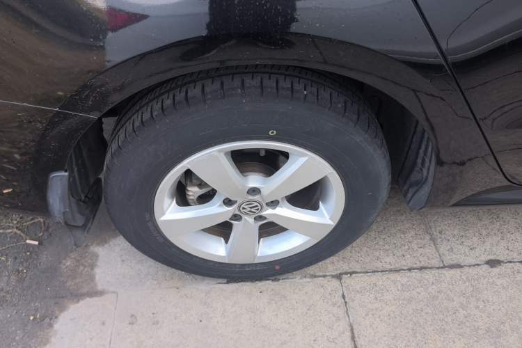 Used Volkswagen Lavida 2015 1.6L Automatic Fashion Edition